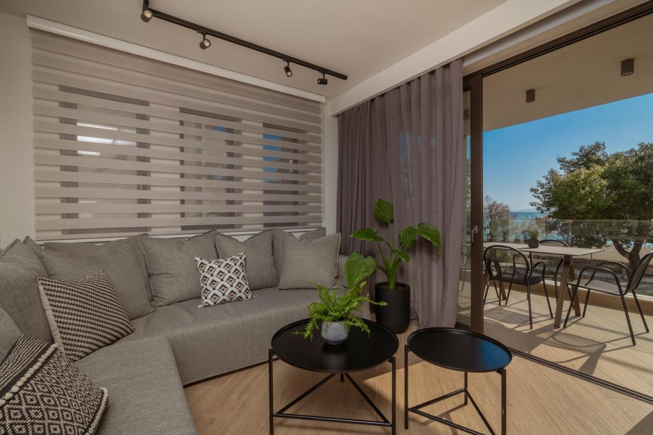 Point Ephemere Beachfront Apartments مدينة زاكينثوس المظهر الخارجي الصورة